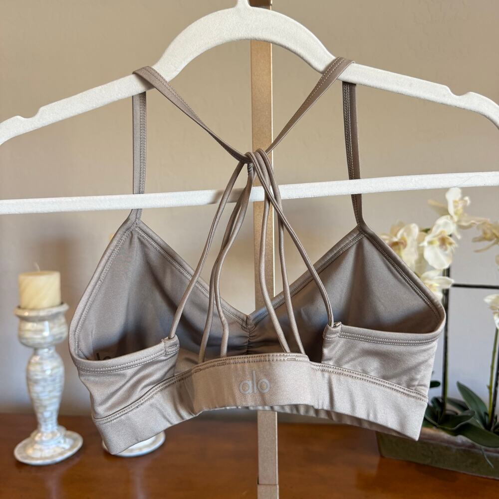 Alo Yoga Airlift Intrigue Bra Gravel Size S - Picture 3 of 8